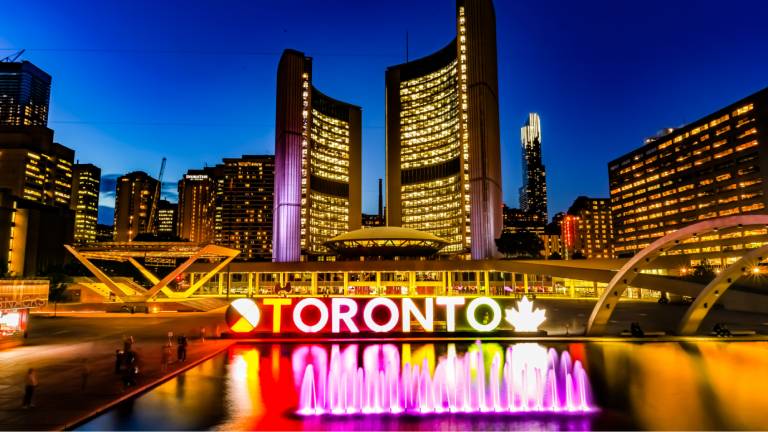 Cheap Flight Deals to Toronto: Your Gateway to the Marvels of Canada’s Cultural Hub