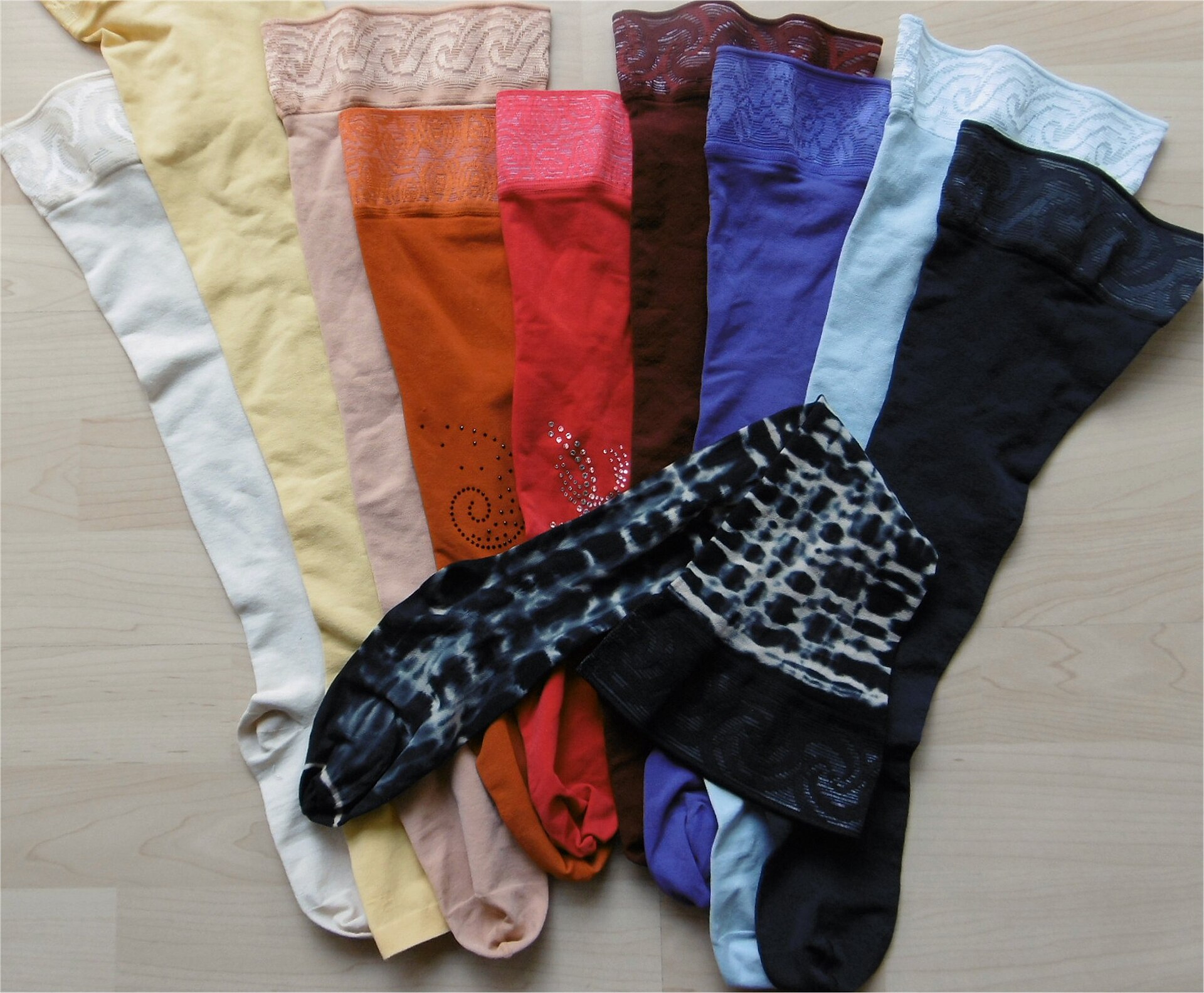 Best Compression Socks For Long Flights – Stay Comfortable & Supported