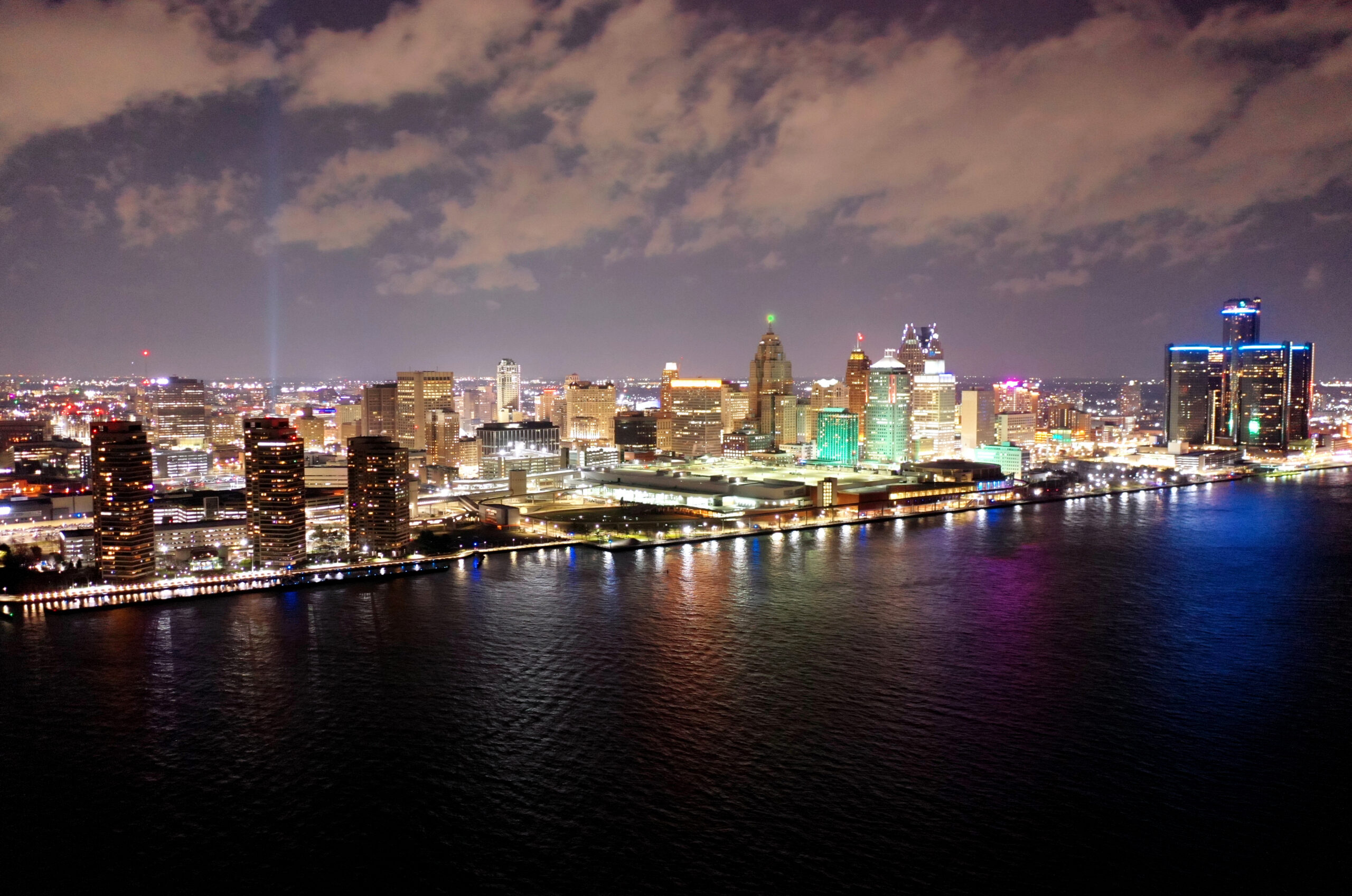 Detroit: Should You Rent a Car or Rely on Public Transit?