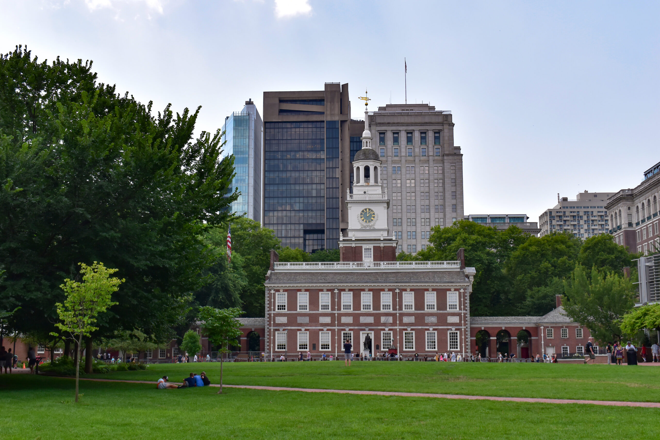 Philadelphia: Should You Rent a Car or Rely on Public Transit?