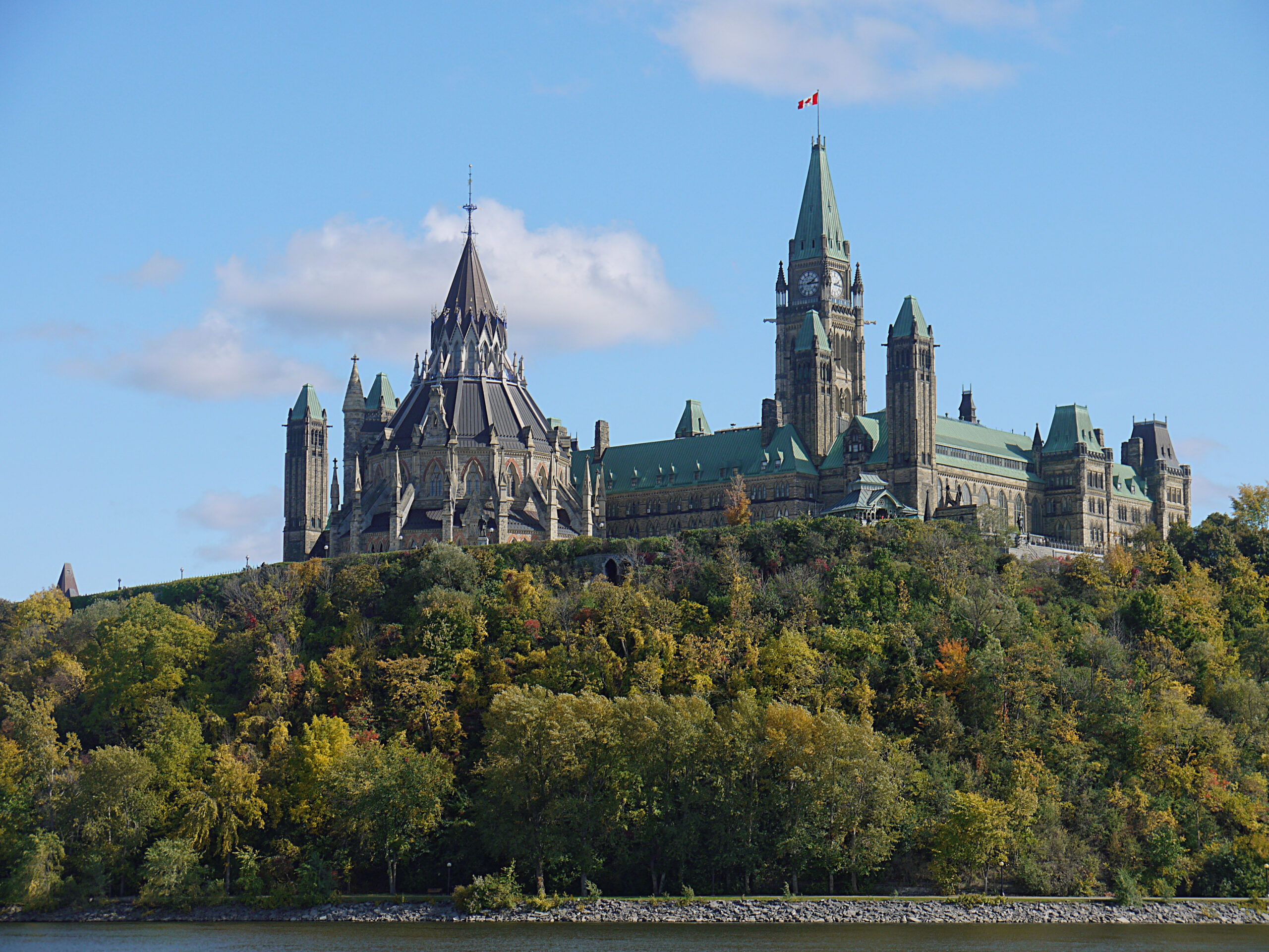 Ottawa: Should You Rent a Car or Rely on Public Transit?