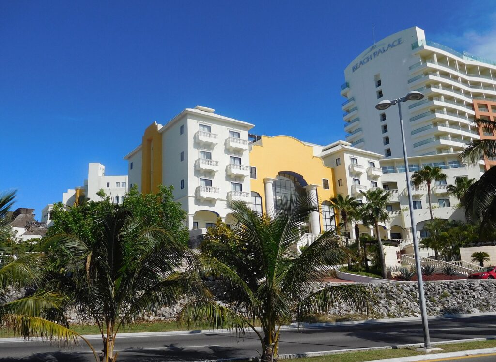Boulevard Kukulcán, the single road through the Cancun Hotel Zone