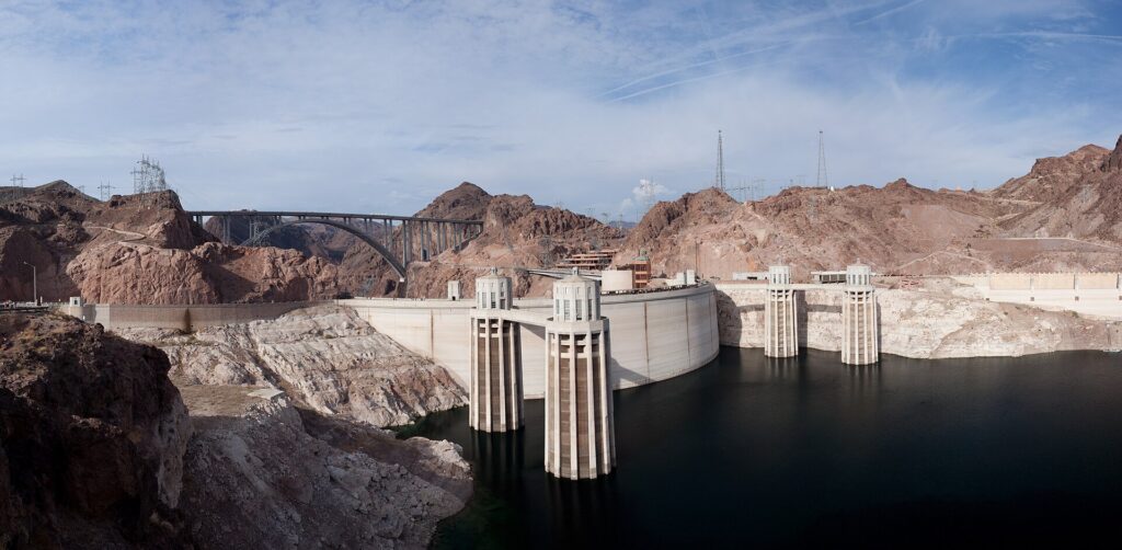 The Hoover Dam with the Mike O'Callaghan-Pat Tillman Memorial Bridge behind it
