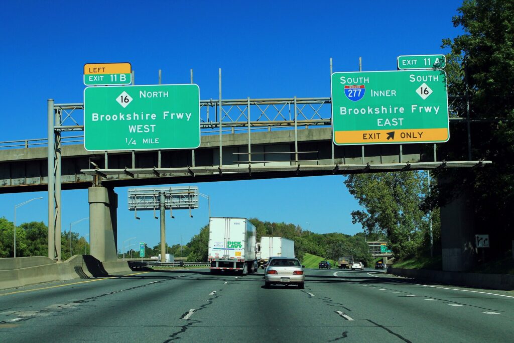 Interstate 77 northbound approaching the I-277 inner loop in Charlotte