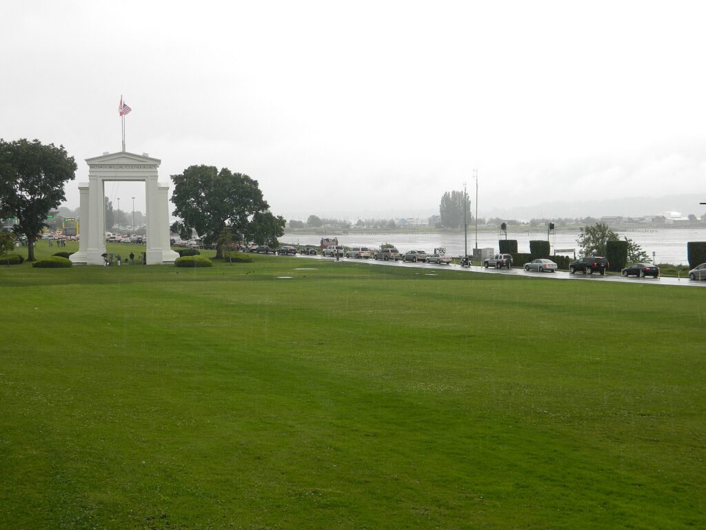 The Peace Arch at the border crossing between Blaine, Washington, and Surrey, British Columbia
